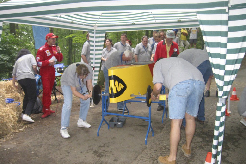 schloss-auerbach-teamspiele-seifenkisten-rennen