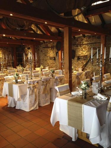 schloss-auerbach-location-fürstenstube-hochzeit-tischdeko